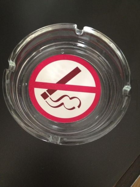 funny-picture-no-smoking-ashtray