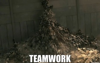 funny-picture-zombies-teamwork-world-war-z