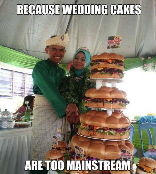 funny-pictures-wedding-cakes-is-too-mainstream