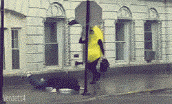 funny-gifs-banana-slips-on-a-person