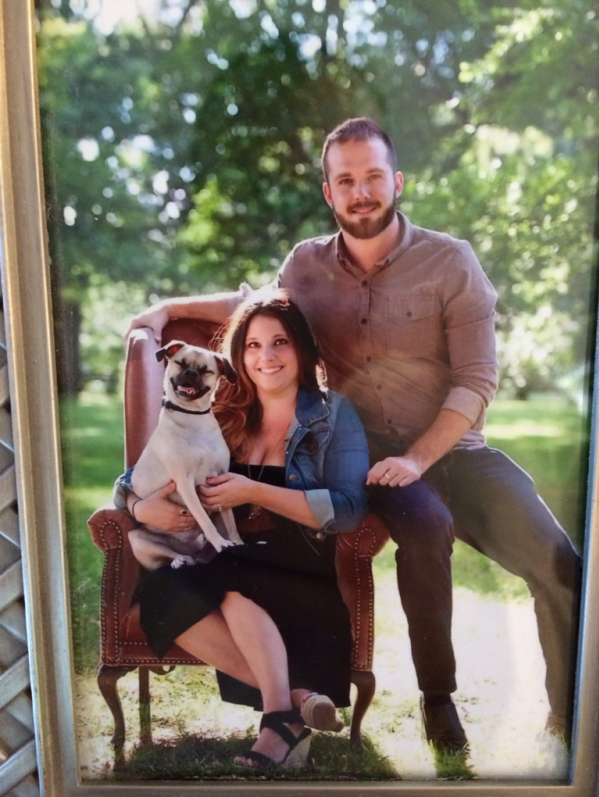 funny-picture-dog-smiling-family-photo