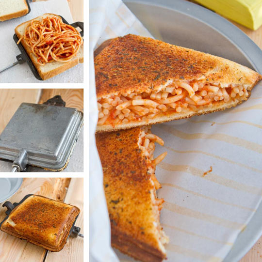 funny-picture-garlicbread-spaghetti-sandwich-recipe
