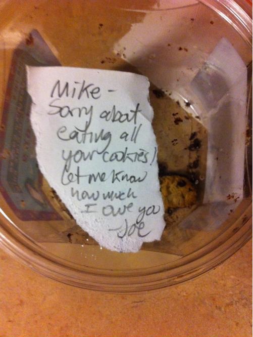 funny-picture-note-eat-all-cookies