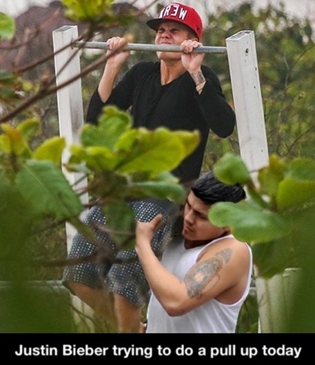 funny-picture-justin-bieber-working-out