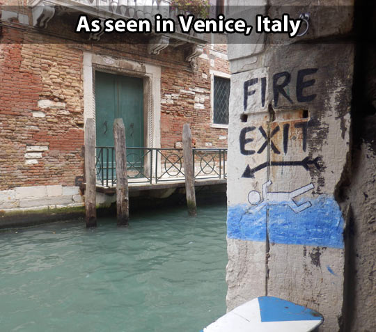 funny-picture-venice-exit-fire-sign