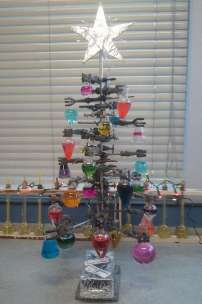funny-picture-chemist-tree