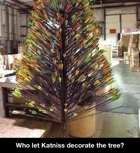 funny-picture-katniss-christmas-tree