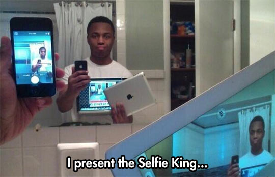 funny-picture-selfie-mirror-iPhone-iPad-notebook
