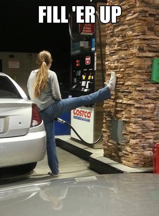 funny-picture-car-gas-station-girl-open-leg