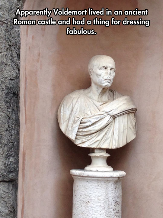 funny-picture-Voldemort-statue-Rome-old