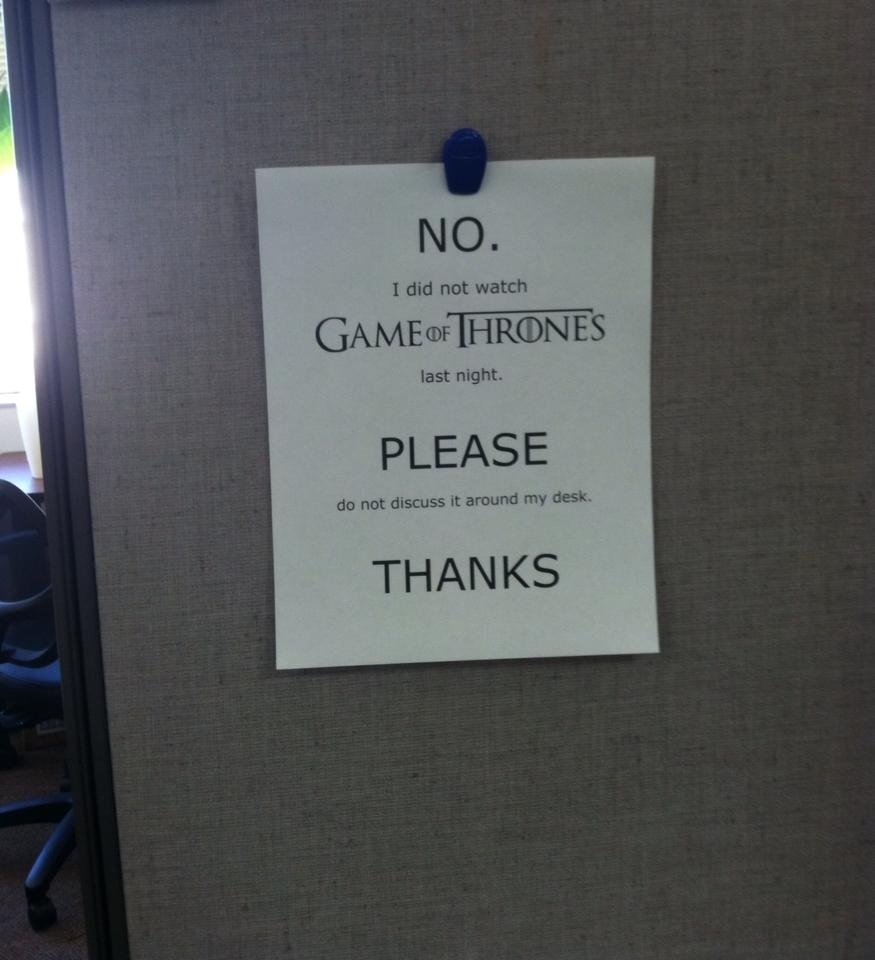 funny-picture-game-of-thrones-episode-sign