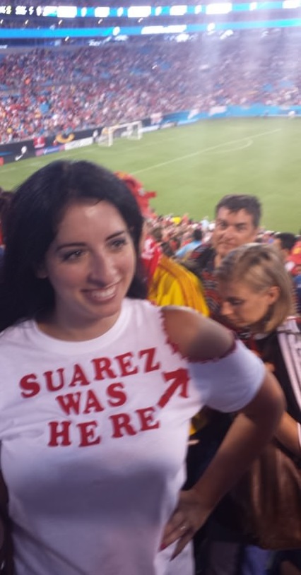 funny-suarez-t-shirt-girl-football