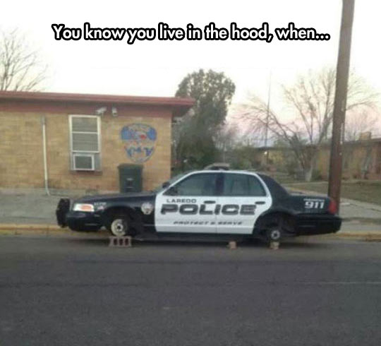 funny-police-car-stolen-wheels