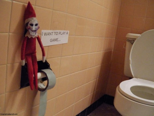 funny-elf-bathroom-Jigsaw-creepy