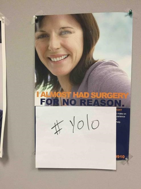 sign-surgery-yolo-tag