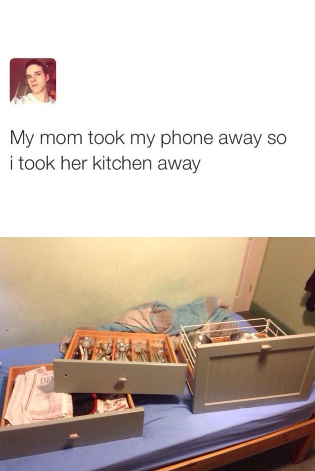 mom-revenge-kitchen-phone