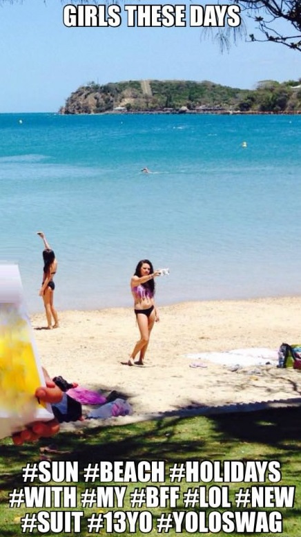 girls-selfie-beach