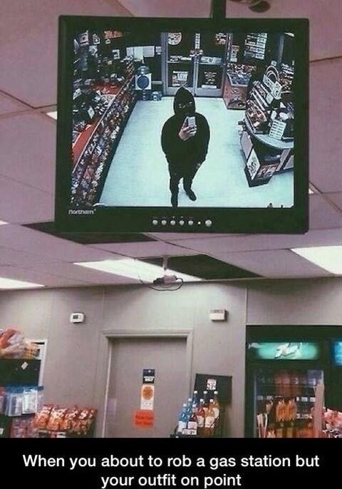 robber-selfie-outfit-camera