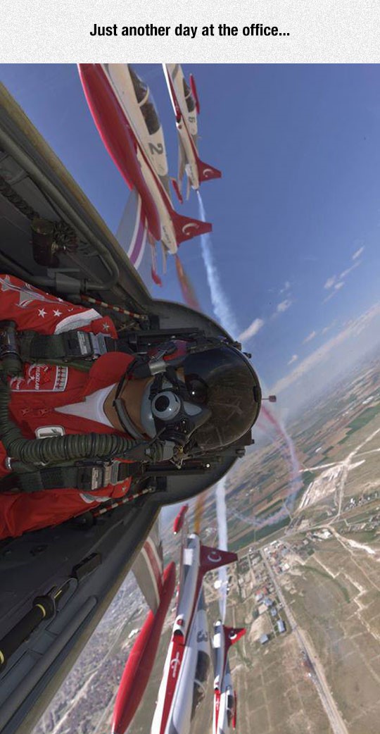 cool-pilot-selfie-inside-jet
