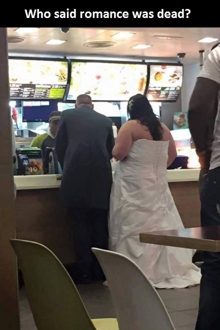 romance-dead-wedding-fast-food