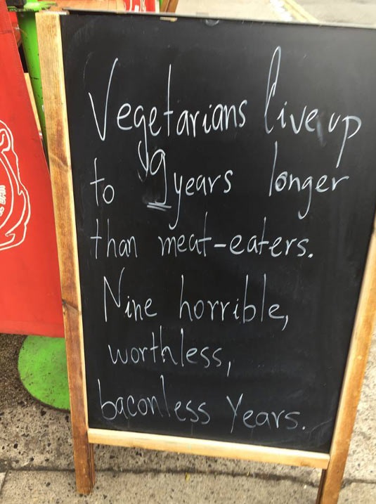funny-vegetarians-sign-live-longer